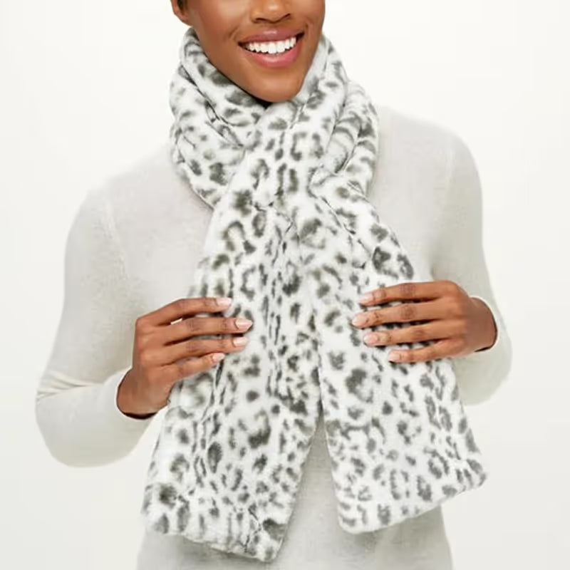 Cozy Scarf with Hidden Pocket – Warm, Soft & Secure Zipper🧣