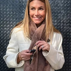 Cozy Scarf with Hidden Pocket – Warm, Soft & Secure Zipper🧣